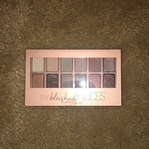 Maybelline The Blushed Nudes Palette